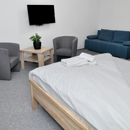 Pokoje, Apartamenty, Restauracja Marcus Oborniki Εξωτερικό φωτογραφία