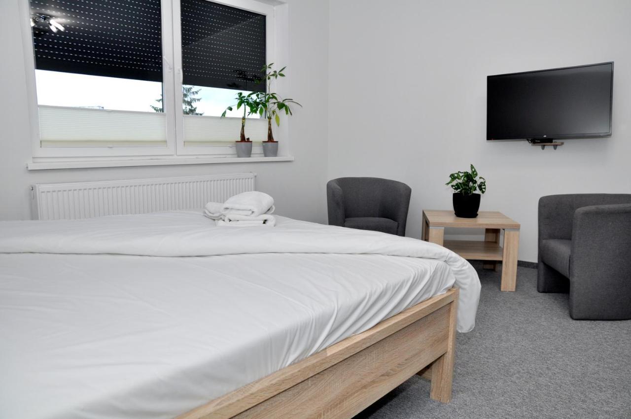 Pokoje, Apartamenty, Restauracja Marcus Oborniki Εξωτερικό φωτογραφία