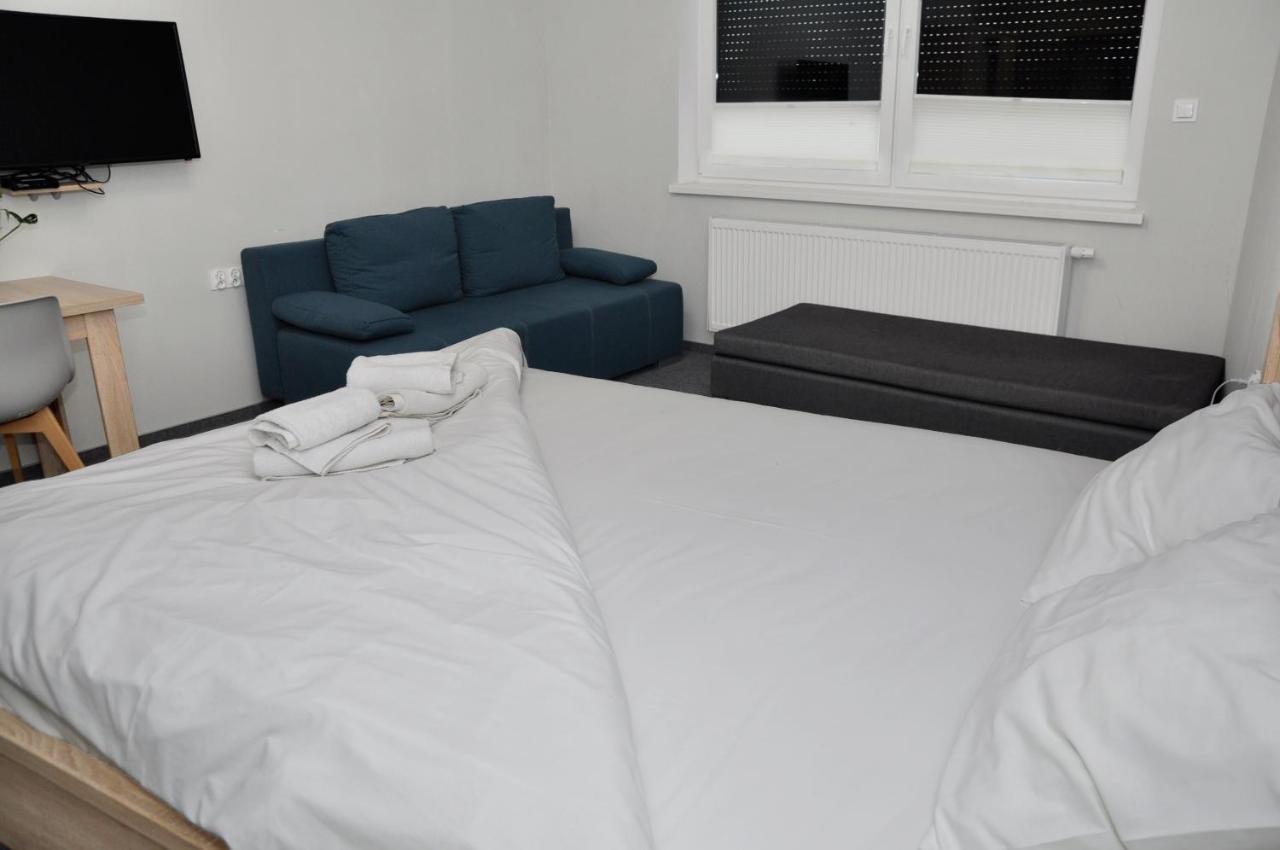 Pokoje, Apartamenty, Restauracja Marcus Oborniki Εξωτερικό φωτογραφία