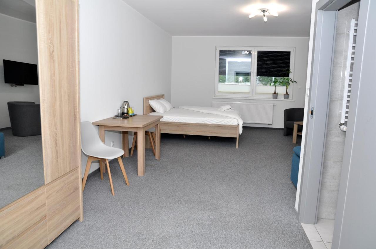 Pokoje, Apartamenty, Restauracja Marcus Oborniki Εξωτερικό φωτογραφία