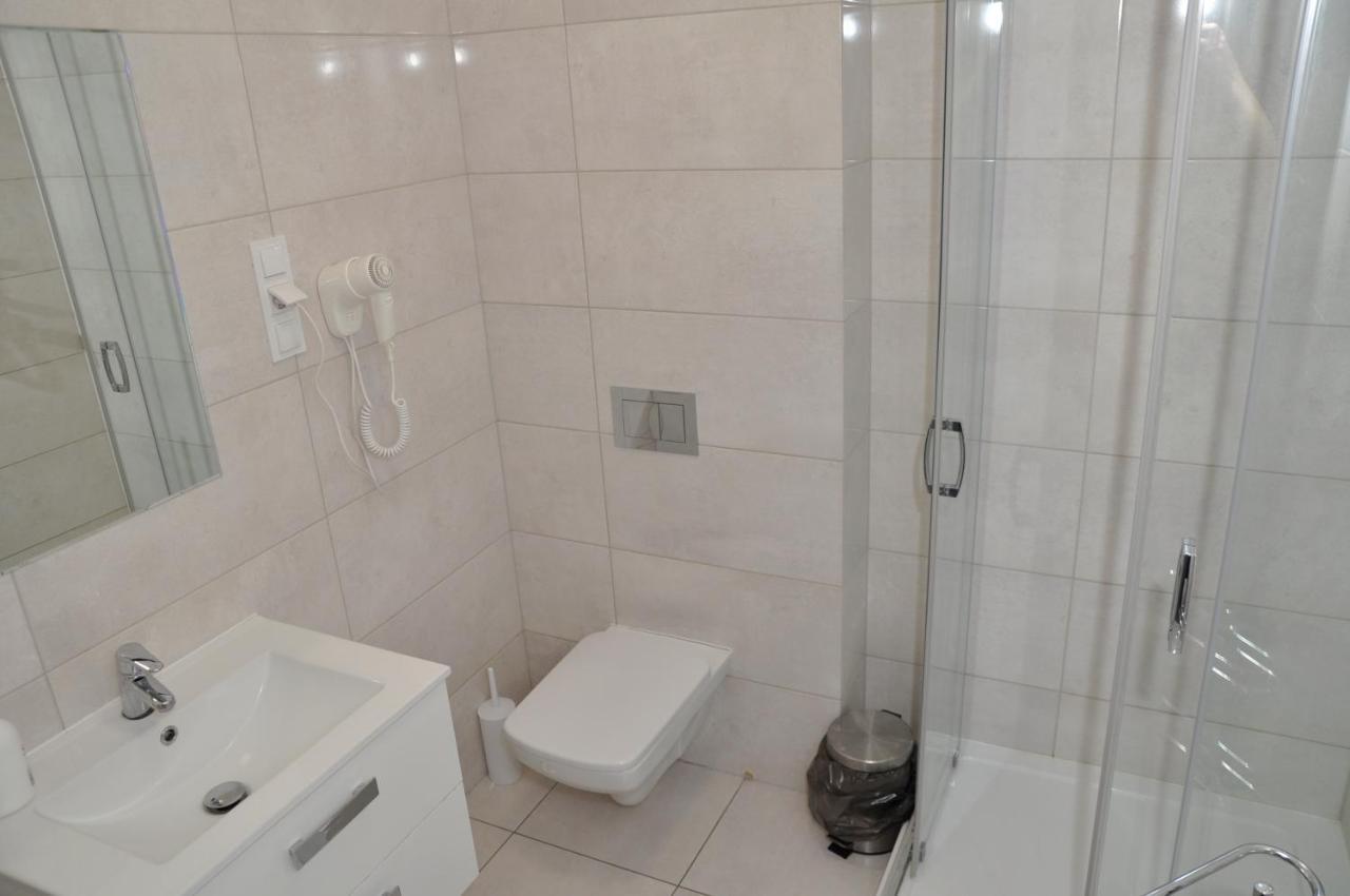 Pokoje, Apartamenty, Restauracja Marcus Oborniki Εξωτερικό φωτογραφία