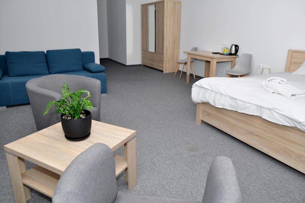 Pokoje, Apartamenty, Restauracja Marcus Oborniki Εξωτερικό φωτογραφία