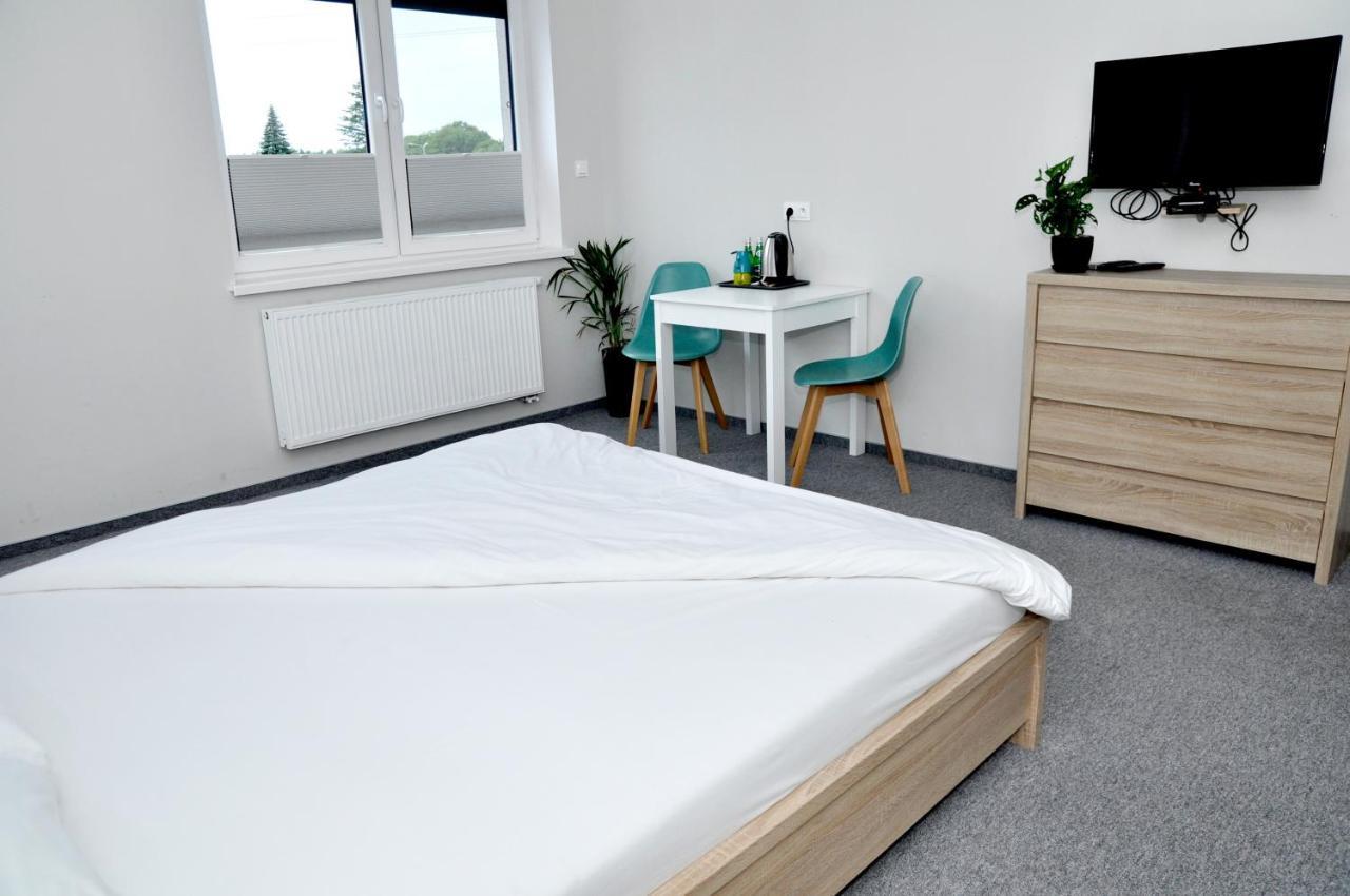 Pokoje, Apartamenty, Restauracja Marcus Oborniki Εξωτερικό φωτογραφία