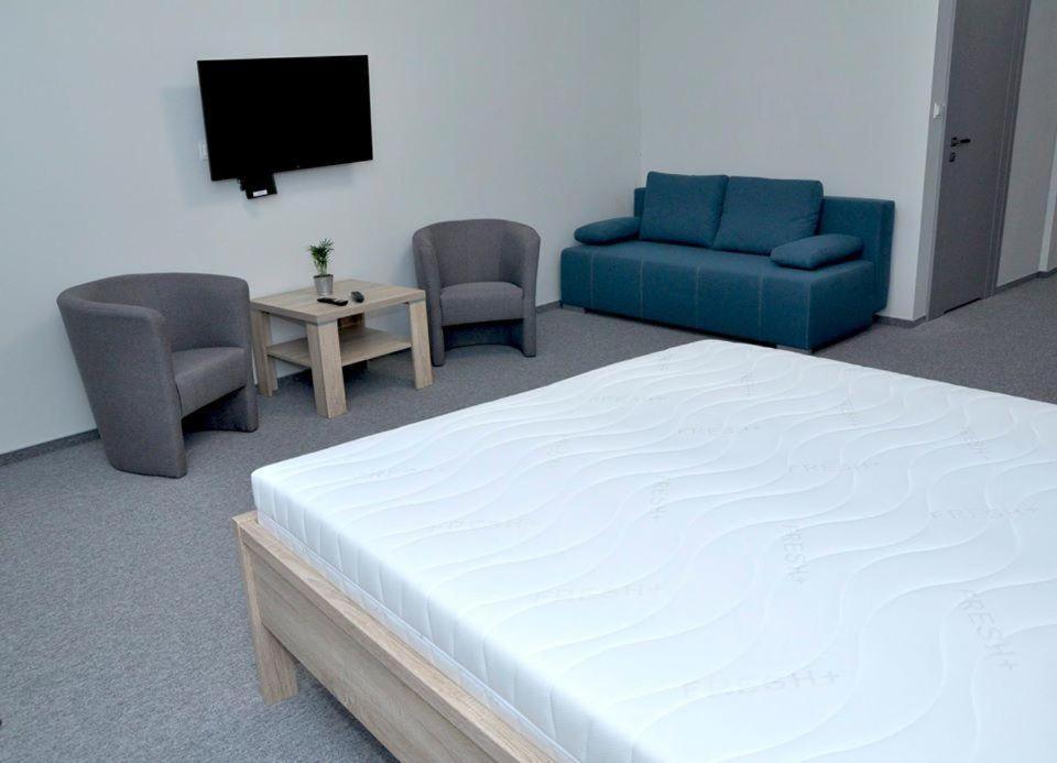 Pokoje, Apartamenty, Restauracja Marcus Oborniki Εξωτερικό φωτογραφία